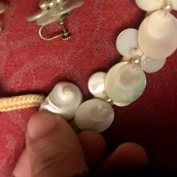 Mother-of-Pearl Hemp Necklace w Matching Earrings - Picture 4 of 10
